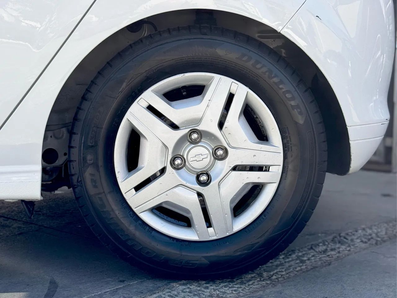 Onix JOY Hatch 1.0 8V Flex Mec. 4P
